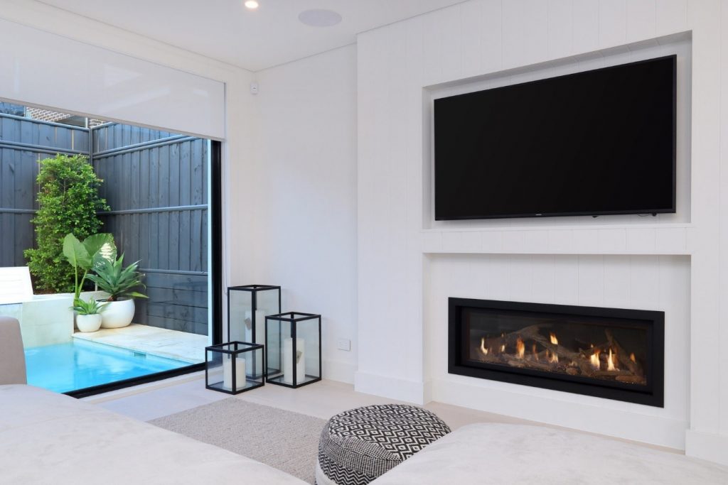 GAS FIREPLACE COMPARISON: LINEAR VERSUS TRADITIONAL